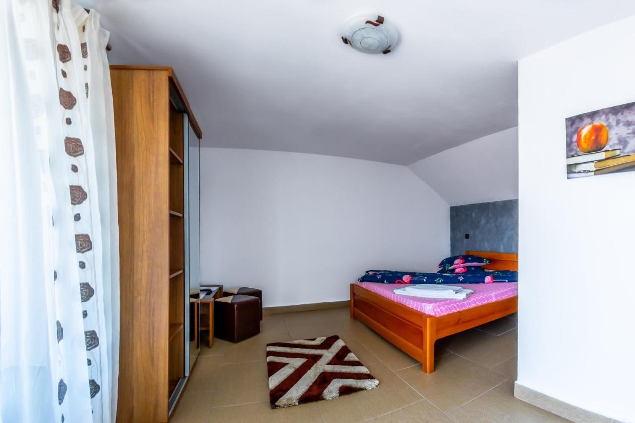 Готель Casa Alex Новачі-Страіні Екстер'єр фото